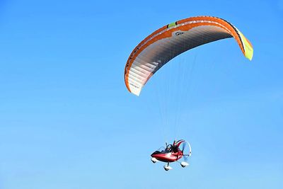 MACPARA Charger Trike充电器双人动力伞 值得信赖的品质！在过去的几年里，我们的充电器赢得了非凡的声誉和名誉。简单的起伞和飞行特性赢得了许多动力伞飞行员的心。